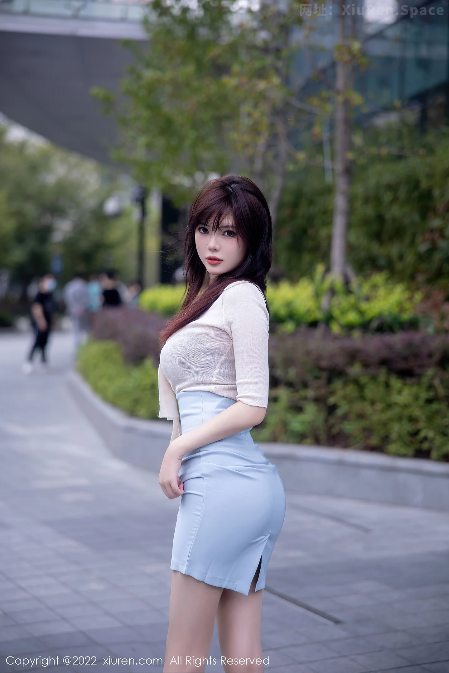 图片[6]-[XiuRen秀人网] VOL.5704 模特Arude薇薇浅色上衣配浅蓝灰短裙露黑色蕾丝内衣诱惑写真82P-秀人网官方网站